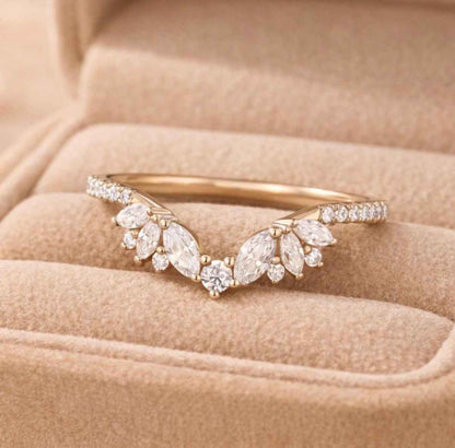 Elowen Laurel Ring