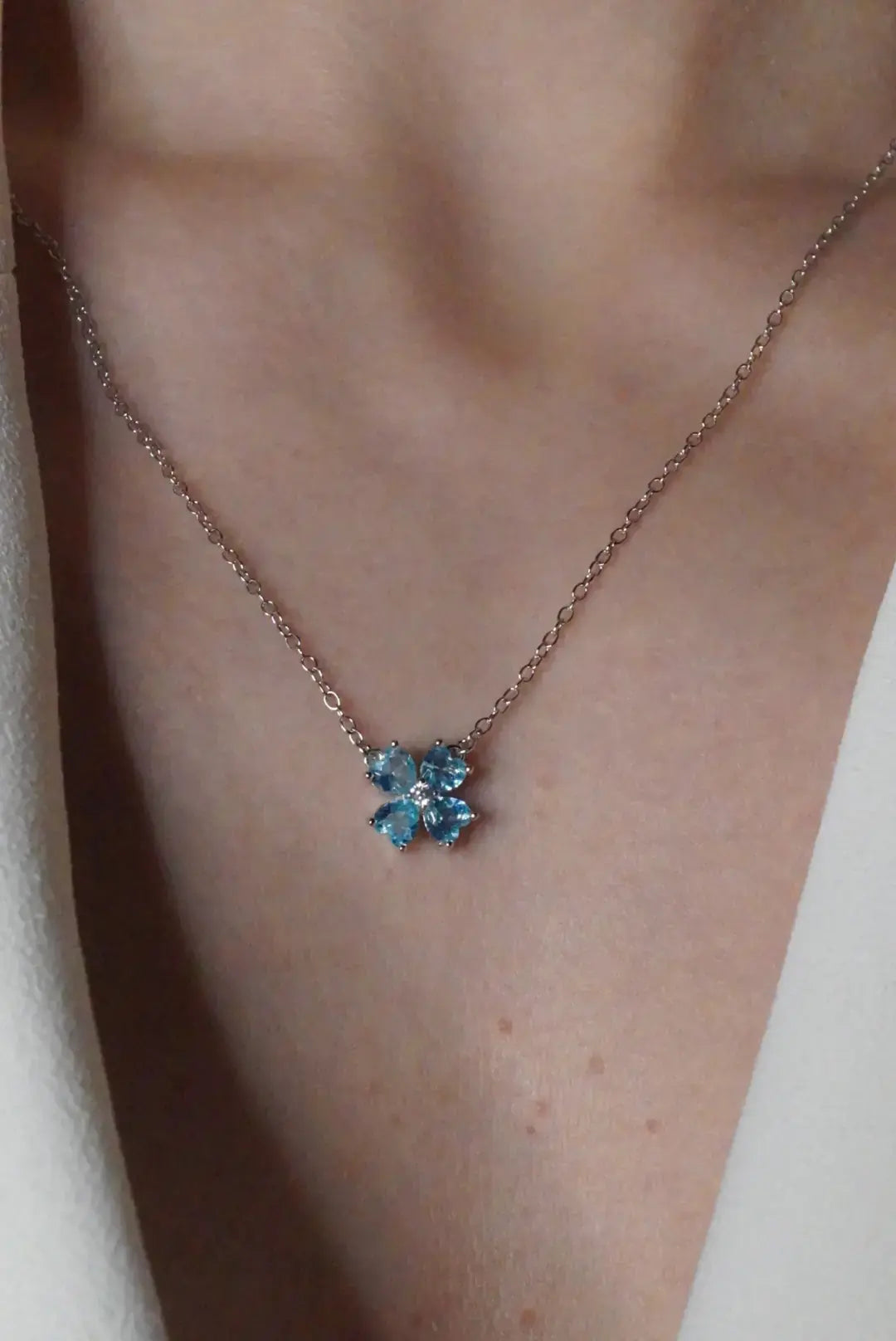 Alboni Clover Aquamarine Necklace